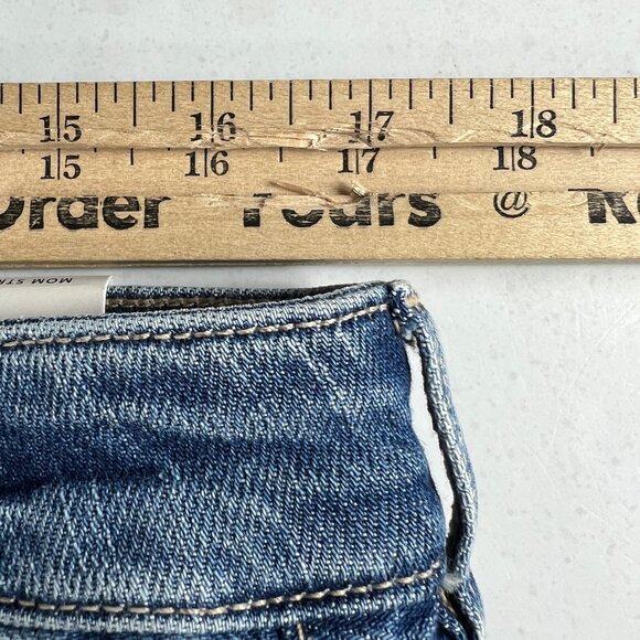 American Eagle Jeans Women's 16R Mom Straight Jean Blue Faded Distressed Denim - Picture 16 of 16